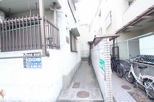 22/30 エントランス