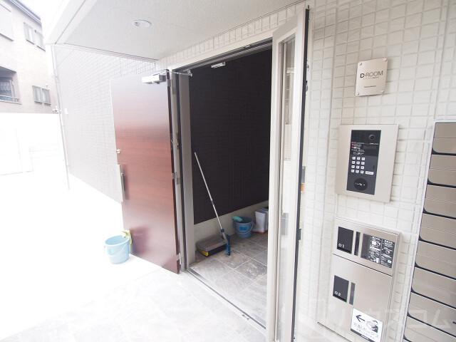 2/5 エントランス