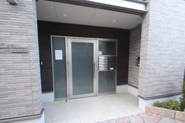 28/30 エントランス