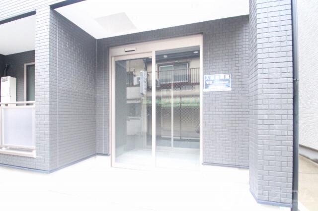 28/30 エントランス