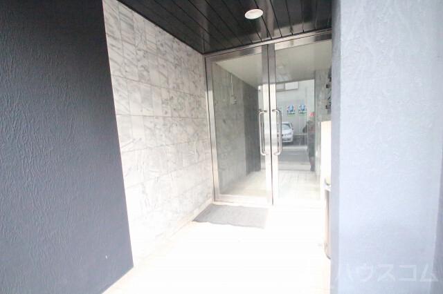 25/30 エントランス