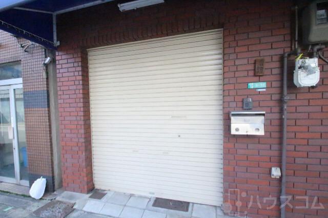 24/30 エントランス