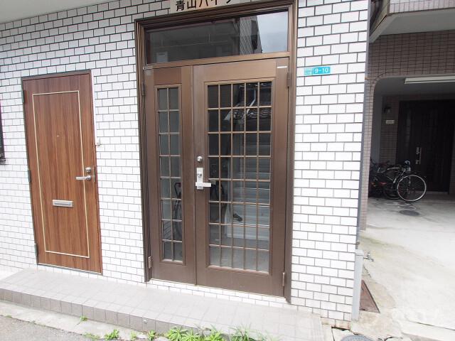 23/30 エントランス