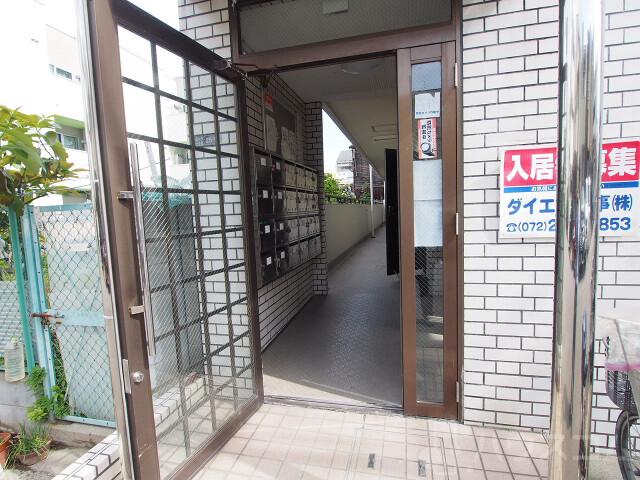 24/30 エントランス