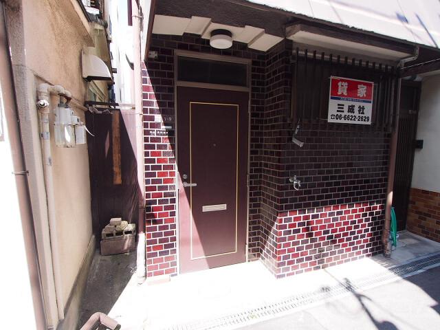 22/30 エントランス