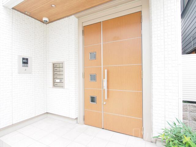 28/30 エントランス