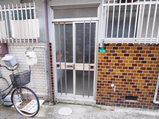 24/30 エントランス