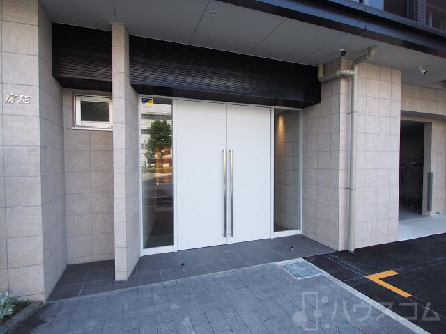 27/30 エントランス