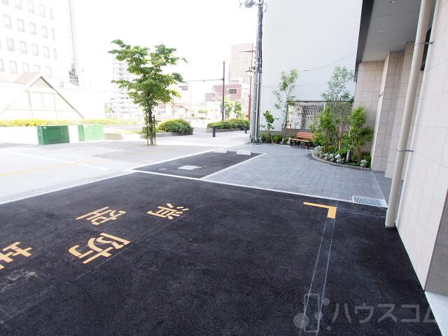 28/30 駐車場