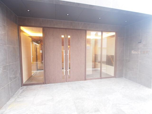 25/30 エントランス