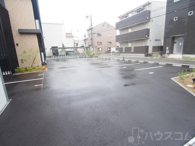 28/30 駐車場