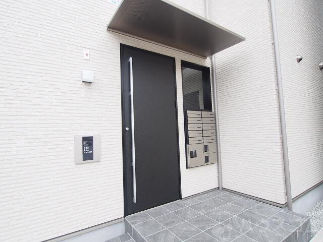 28/30 エントランス