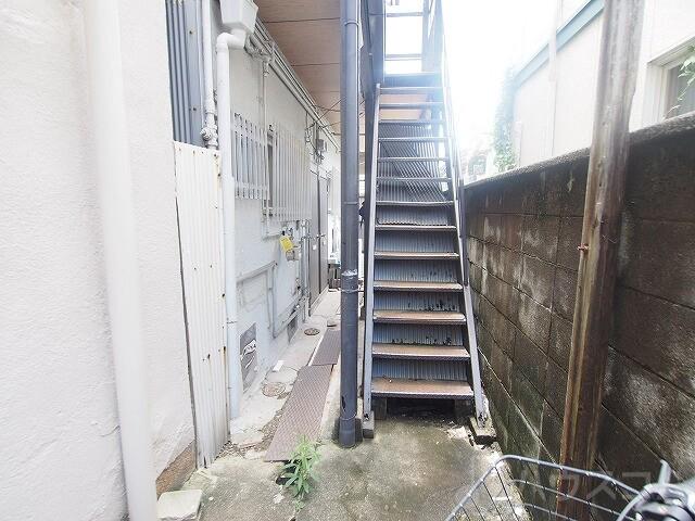 21/30 エントランス