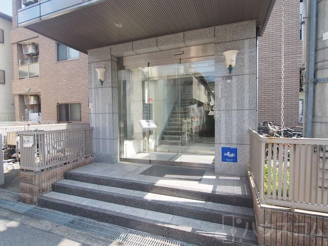 2/5 エントランス