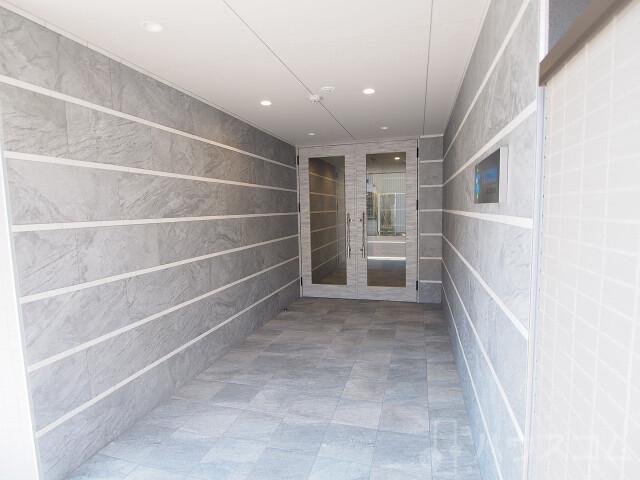 2/4 エントランス