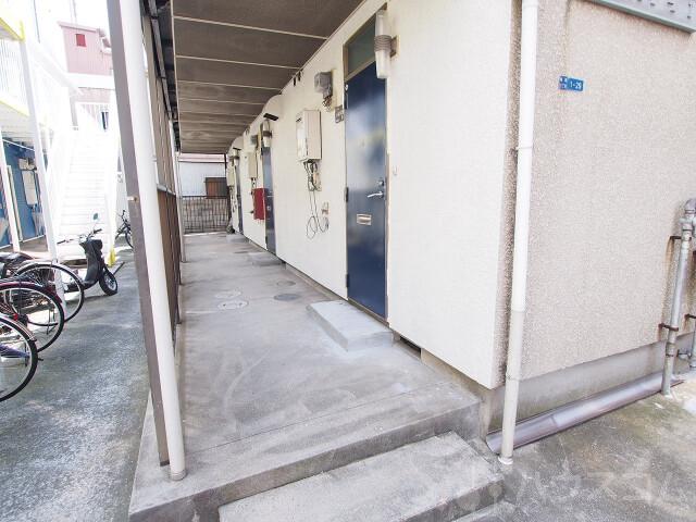 22/30 エントランス