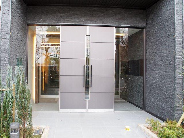 27/30 エントランス