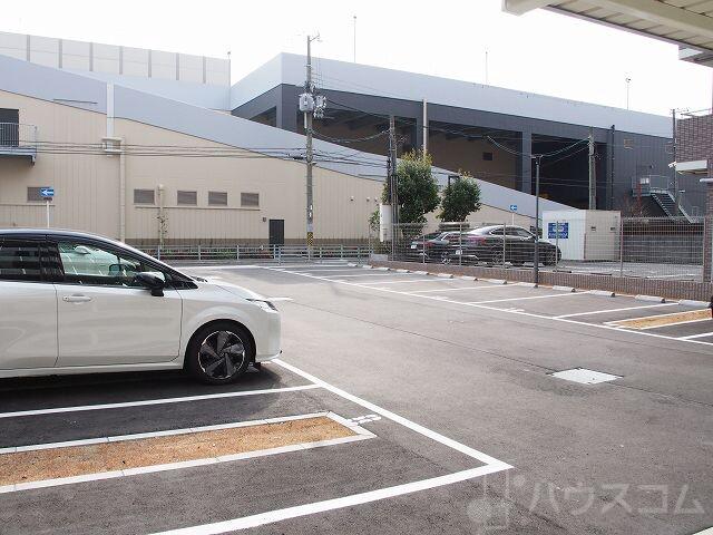 28/30 駐車場