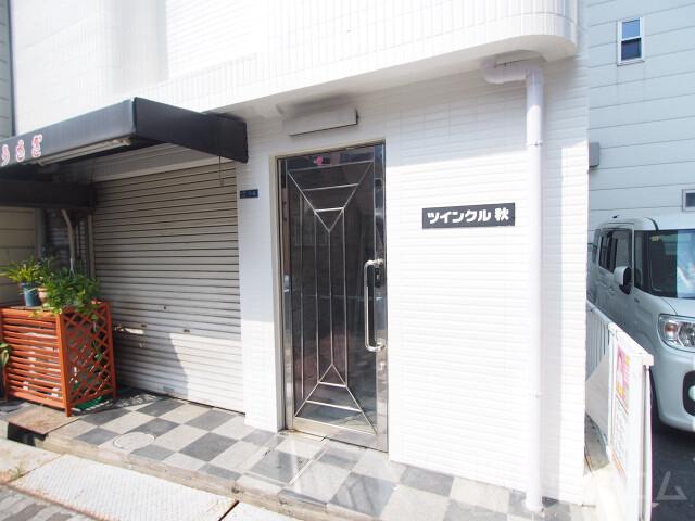 22/30 エントランス