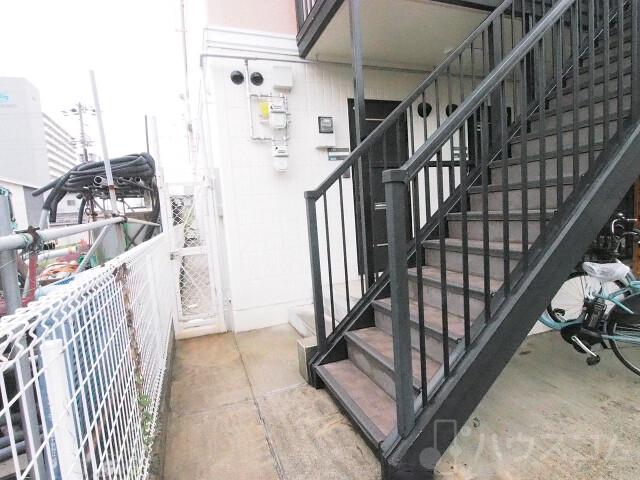 28/30 エントランス