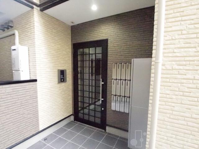 2/4 エントランス