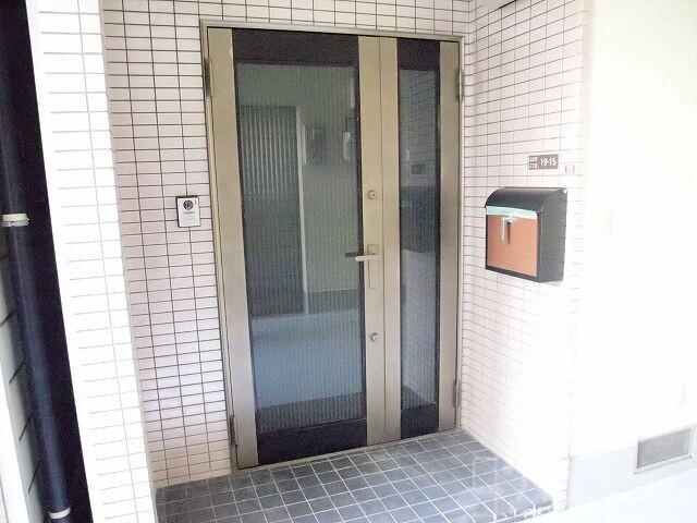 2/5 エントランス