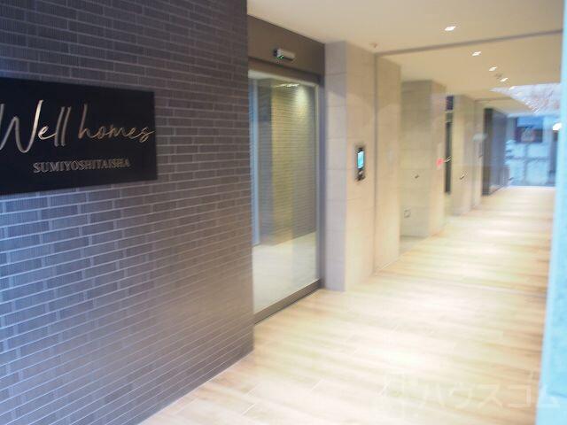 27/30 エントランス