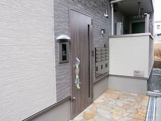 28/30 エントランス