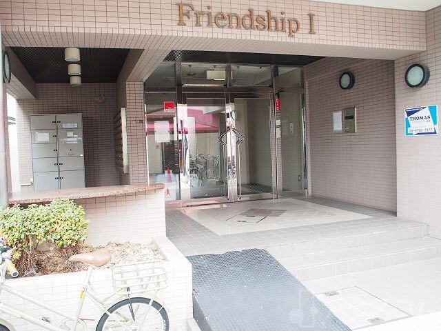 27/30 エントランス