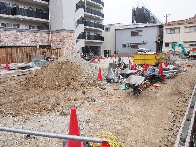 27/30 エントランス