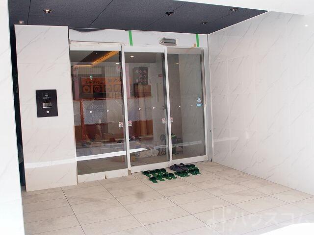 28/30 エントランス