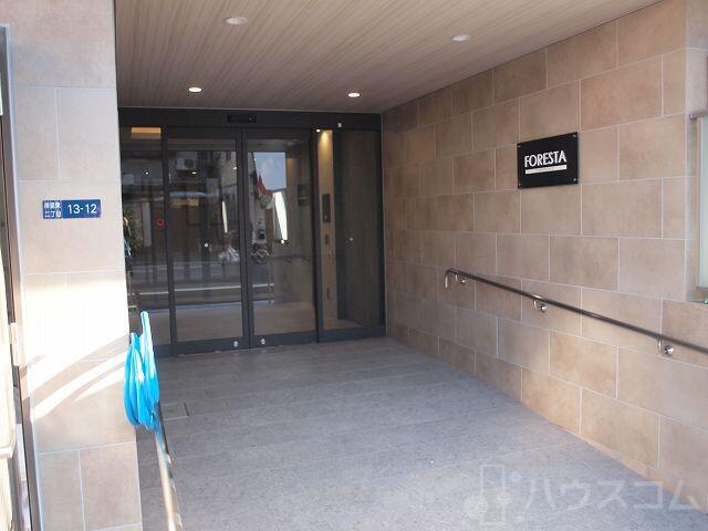 28/30 エントランス