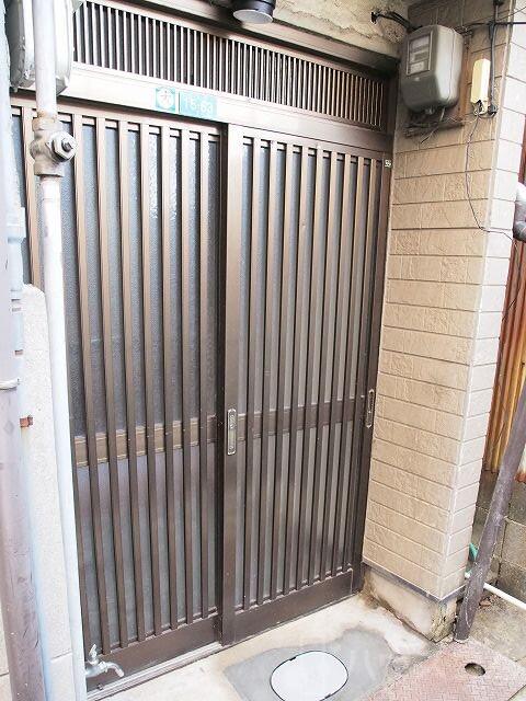 27/30 エントランス