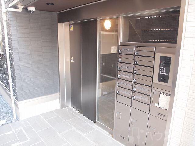 2/4 エントランス