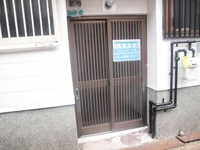 23/30 エントランス