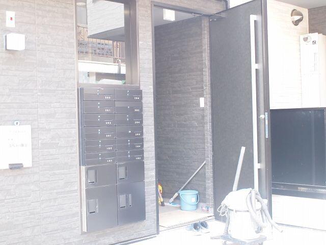 27/30 エントランス