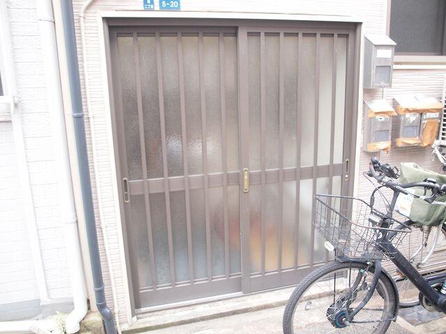 25/30 エントランス