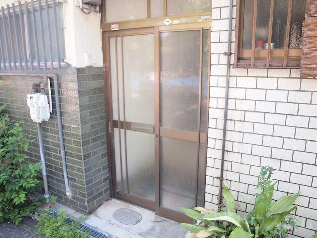 24/30 エントランス