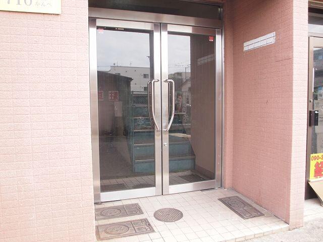 19/30 エントランス