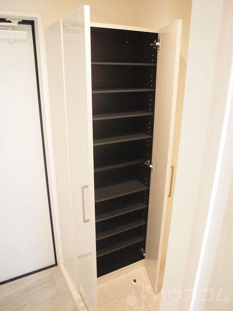 28/30 エントランス