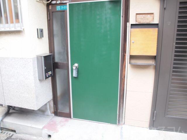 24/30 エントランス