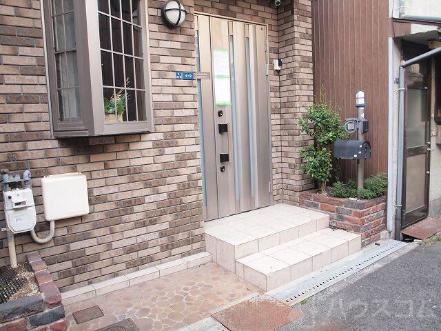 27/30 エントランス