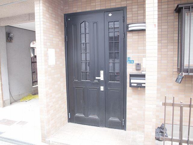 28/30 エントランス