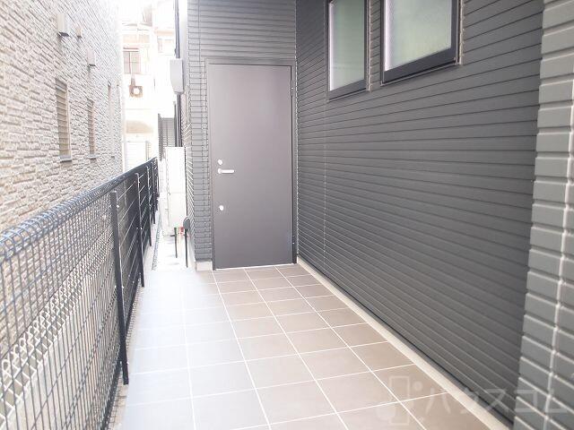 26/30 エントランス