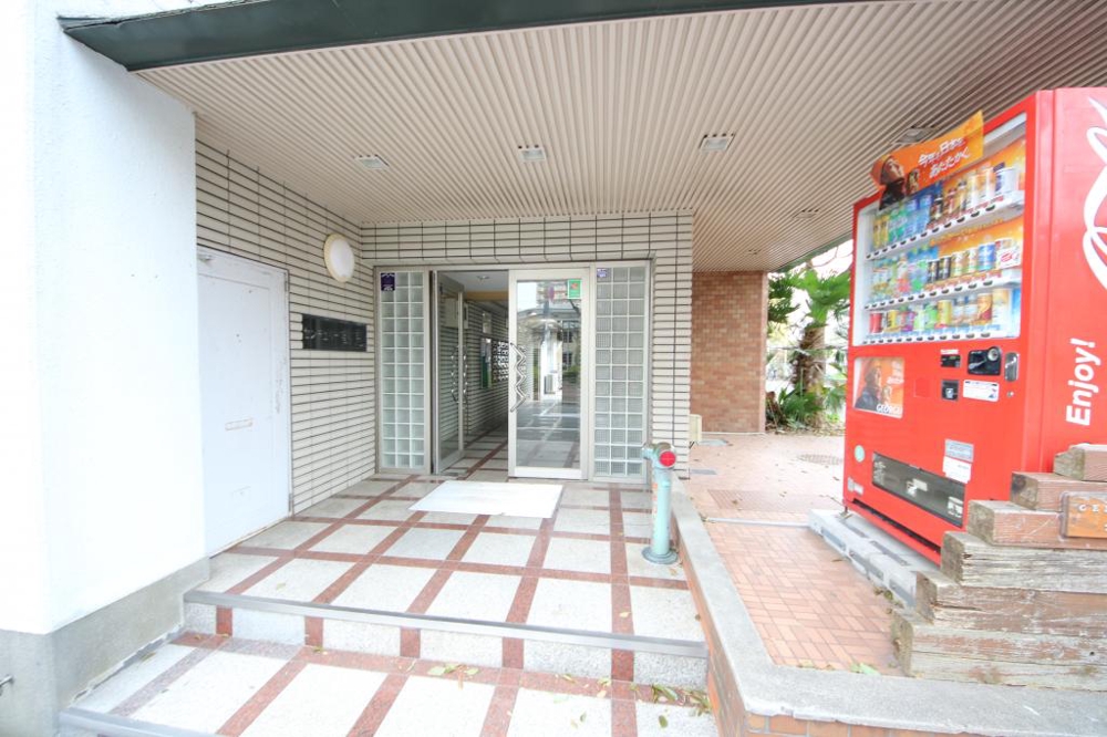 3/7 エントランス