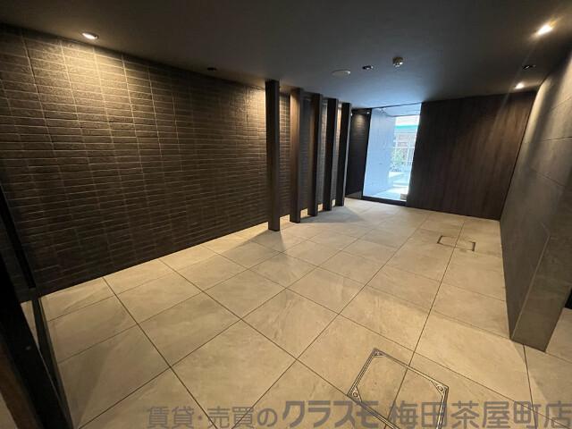 28/30 エントランス