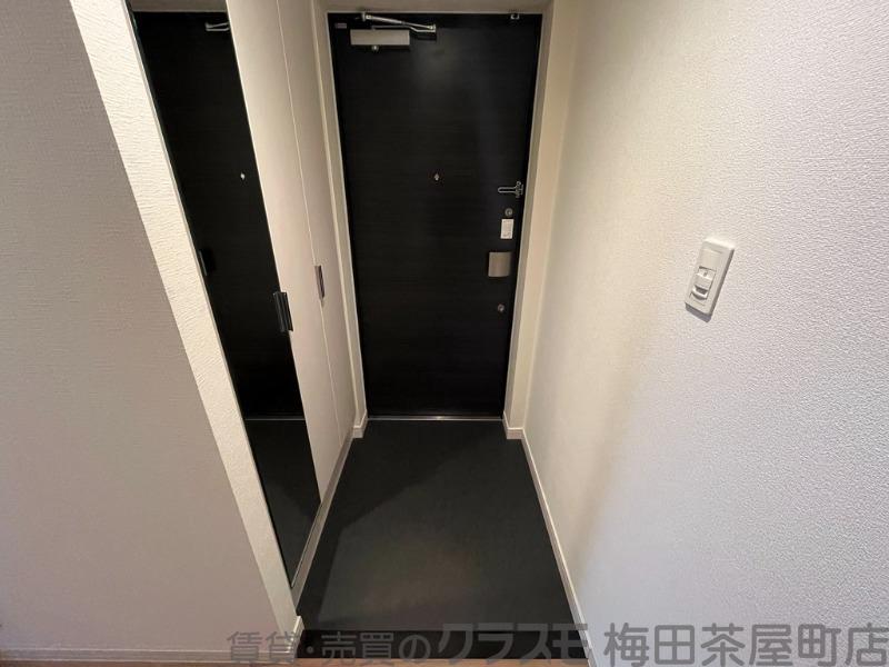 16/30 玄関