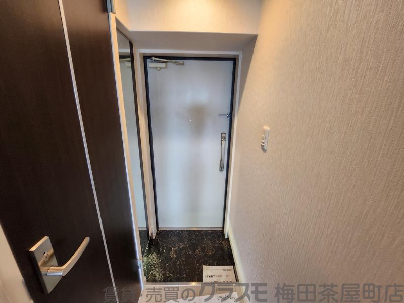 16/30 玄関