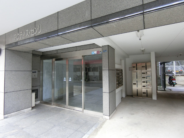 27/30 エントランス