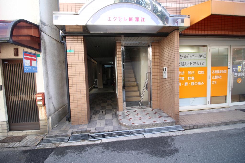 28/30 エントランス